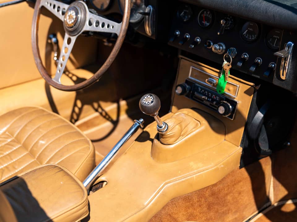 Image 54/86 de Jaguar E-Type (1967)
