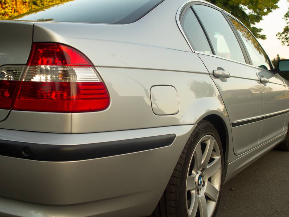 Afbeelding 47/58 van BMW 330i (2002)