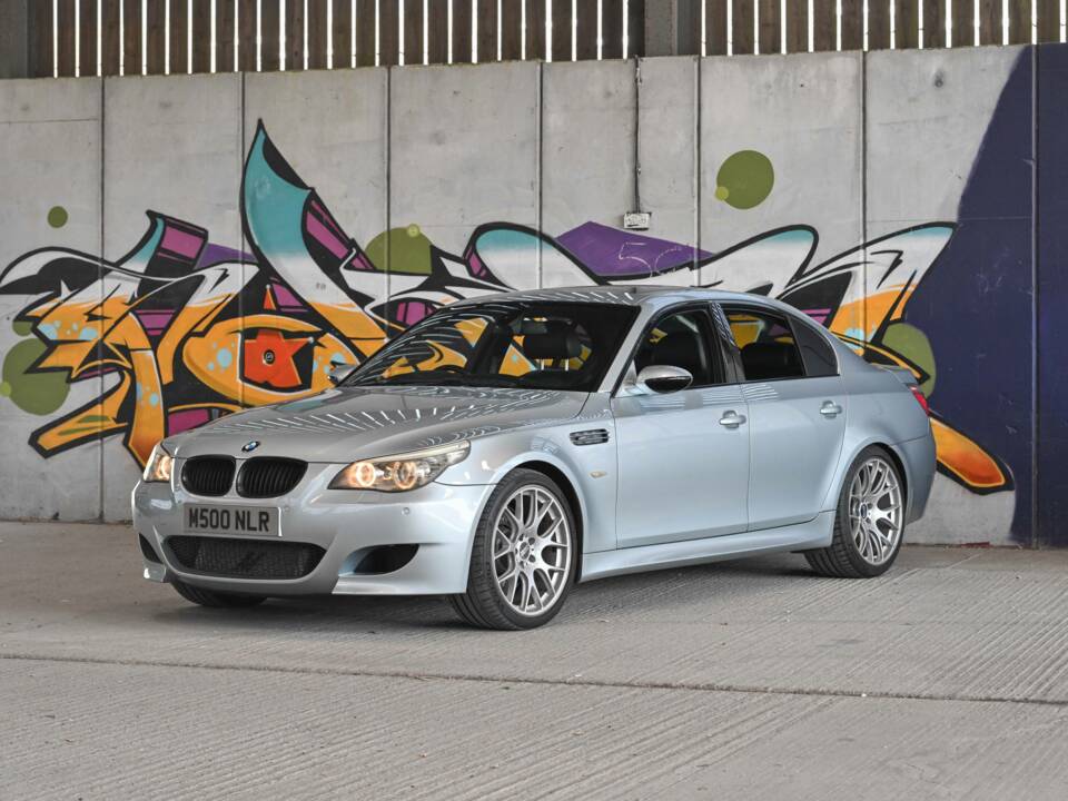 Image 7/18 of BMW M5 (2007)
