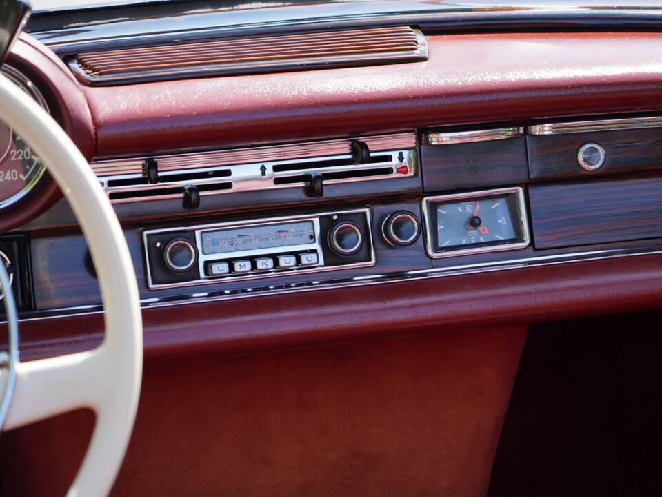 Bild 13/13 von Mercedes-Benz 280 SE (1971)