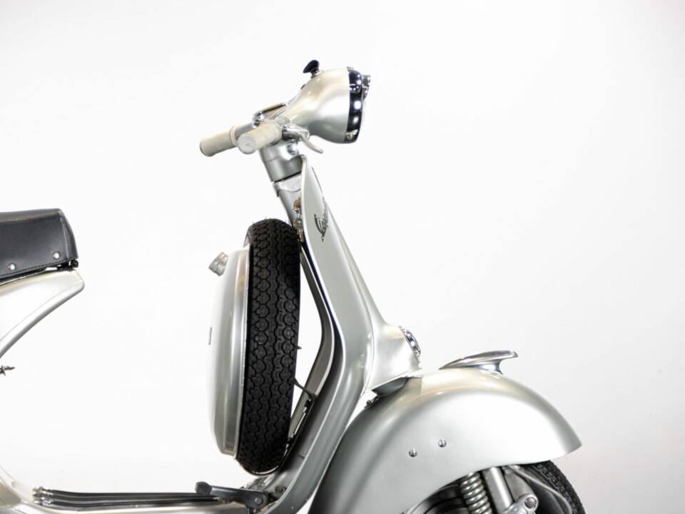 Bild 35/50 von Piaggio Vespa 150 GS (1958)