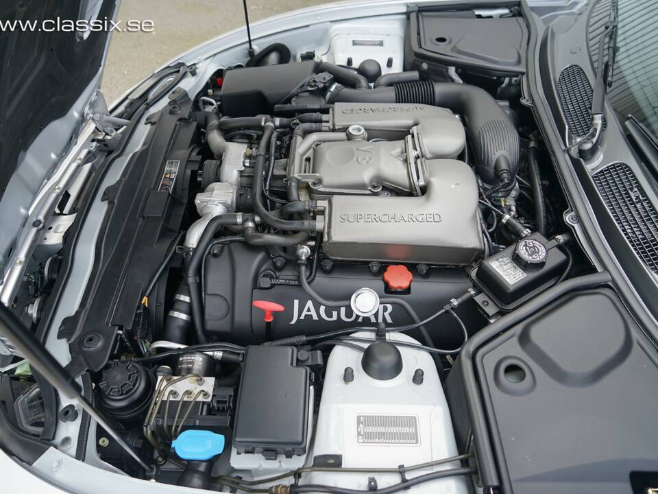 Image 3/29 of Jaguar XKR (2003)