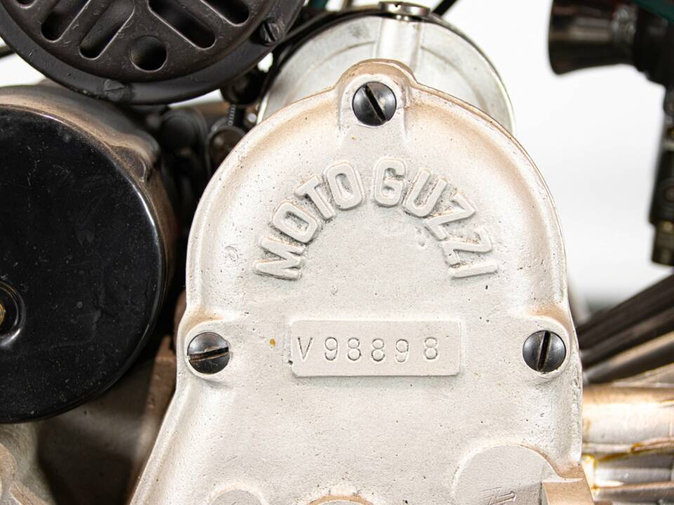 Image 46/50 of Moto Guzzi Astore (1952)