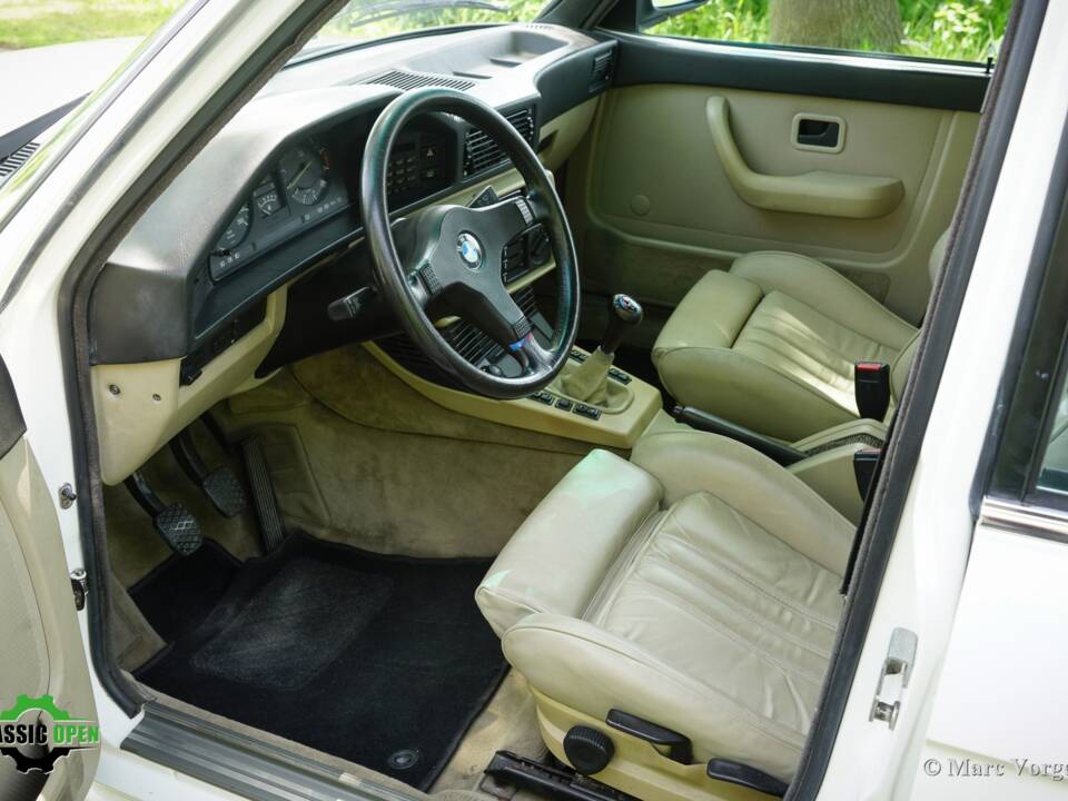 Image 5/51 of BMW M 535i (1985)