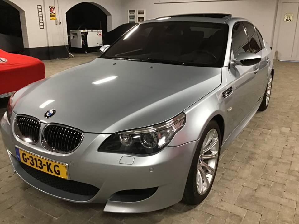 Imagen 1/25 de BMW M5 (2005)