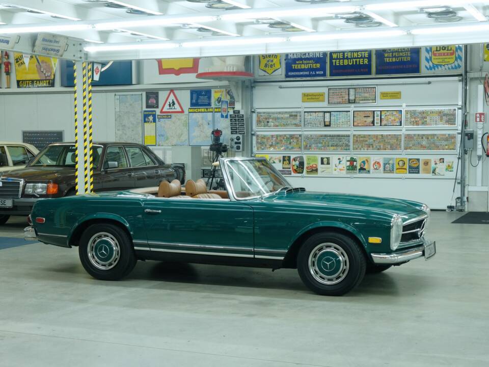 Image 15/50 de Mercedes-Benz 280 SL (1968)