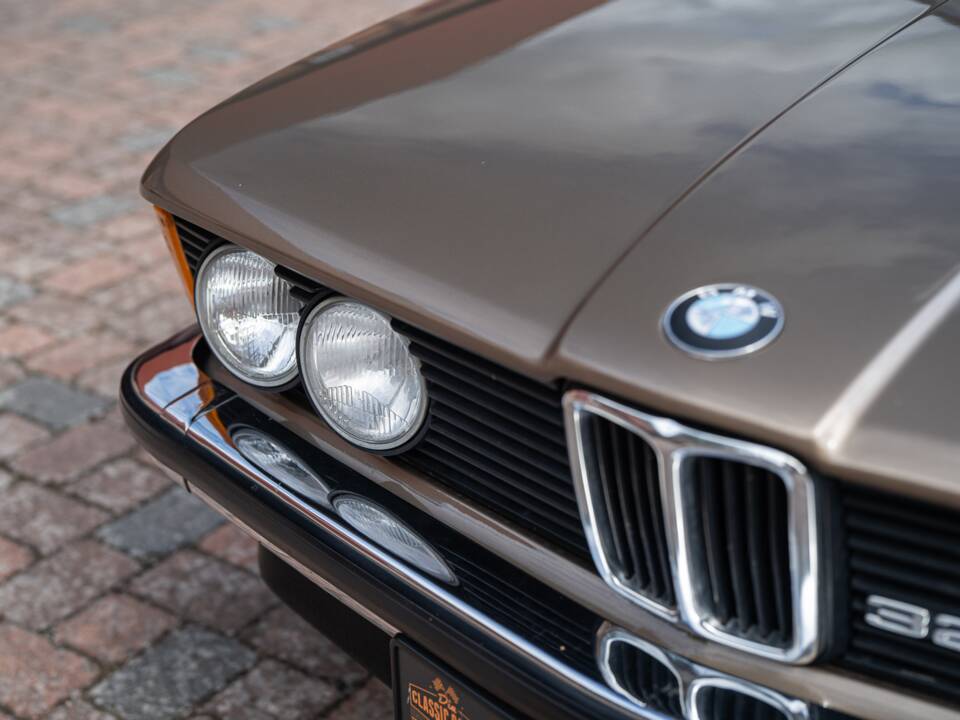 Image 3/76 of BMW 323i (1982)