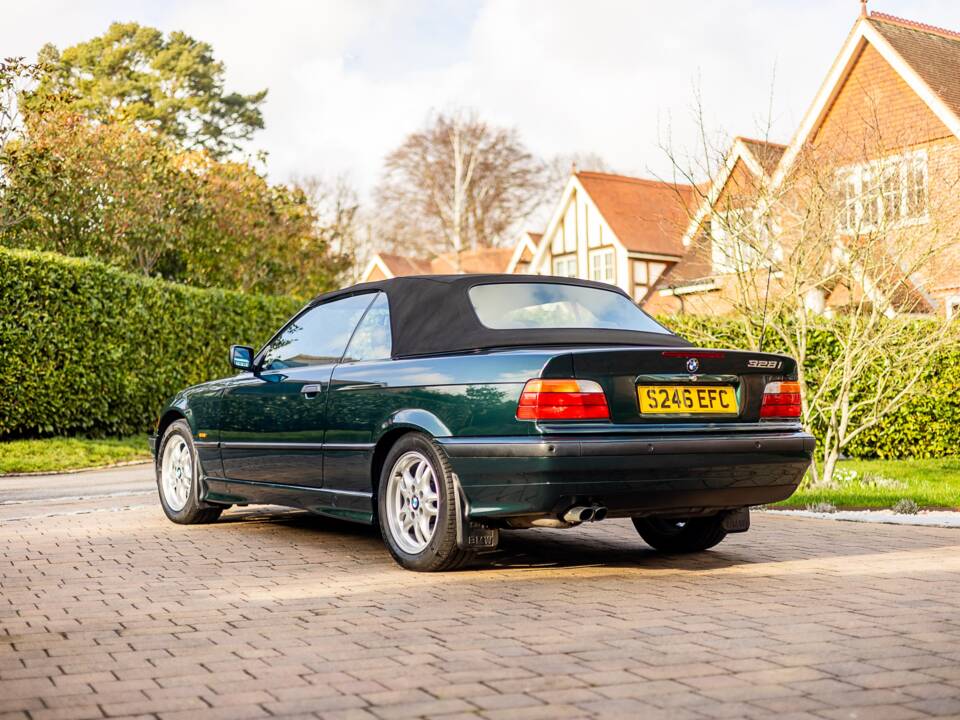 Image 20/49 of BMW 328i (1998)