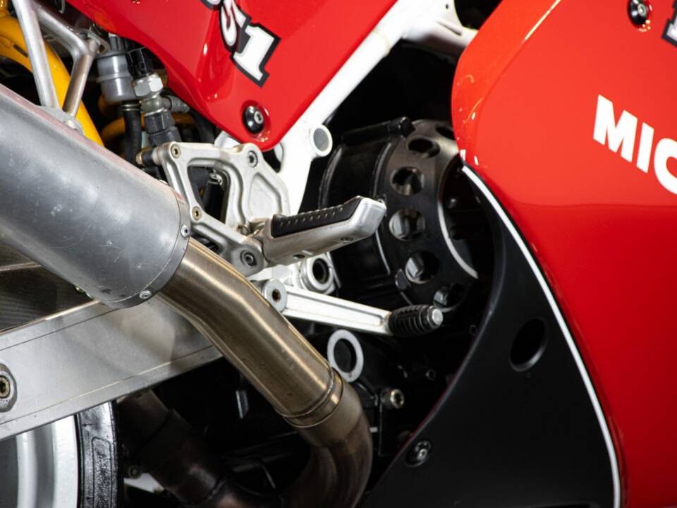 Image 18/50 of Ducati DUMMY (1990)