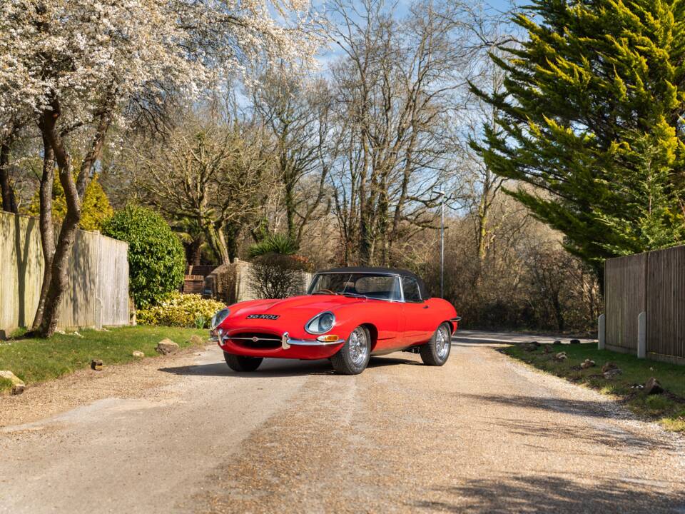 Image 42/44 of Jaguar E-Type 3.8 (1962)