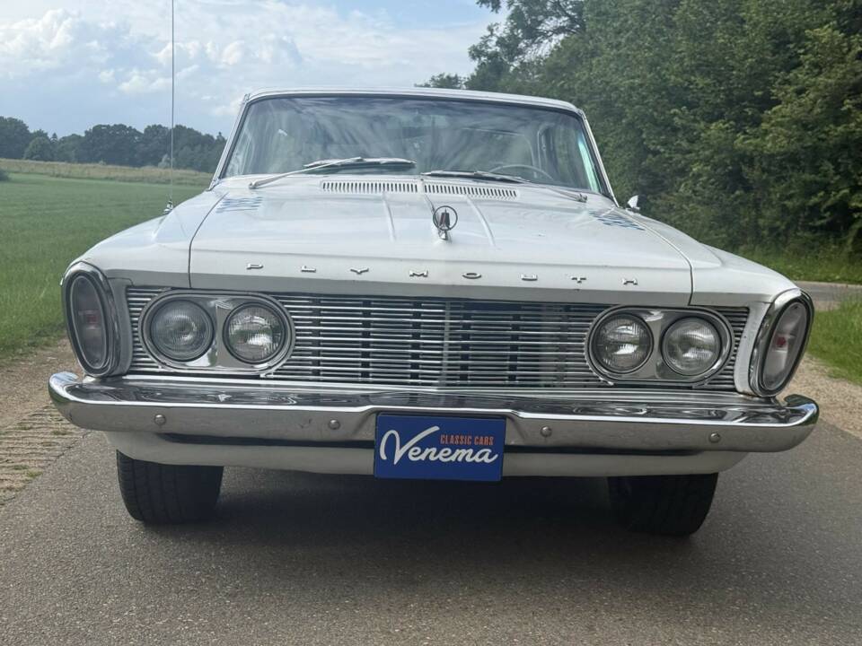 Image 3/22 of Plymouth Sport Fury (1963)