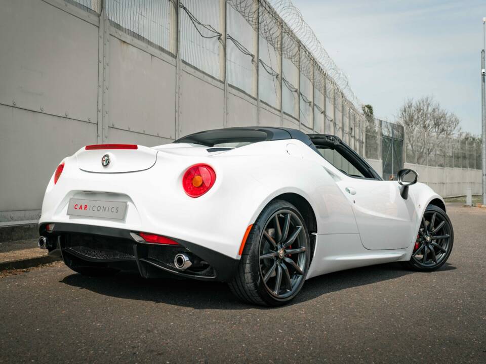 Image 11/32 of Alfa Romeo 4C Spider (2016)