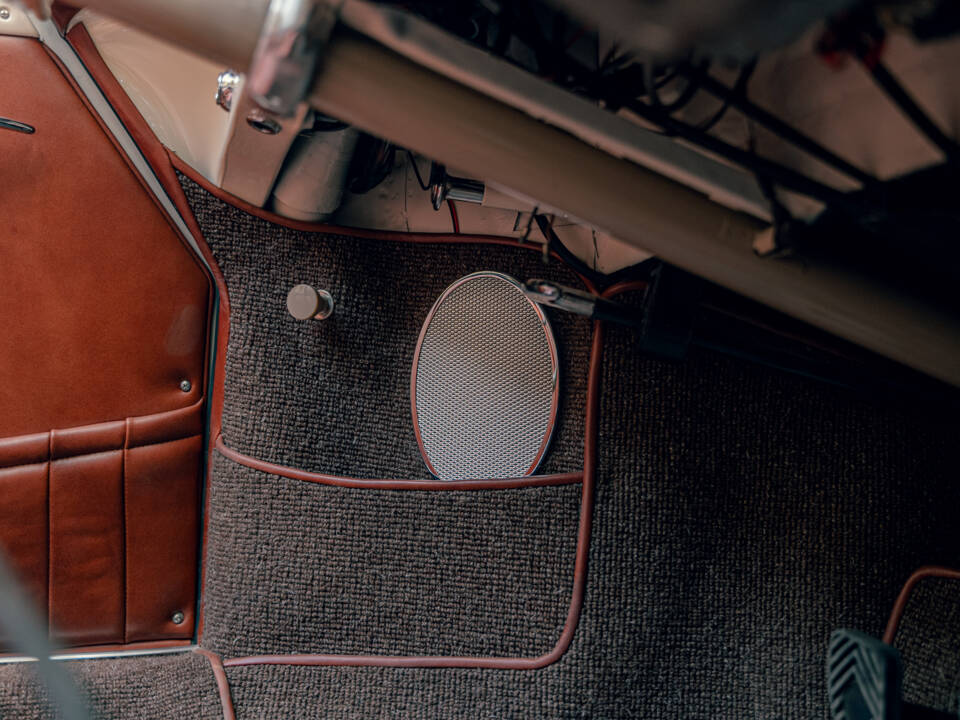 Image 49/70 of Porsche 356 A 1600 S (1958)