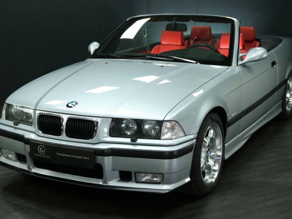 Immagine 1/50 di BMW 328i (1997)