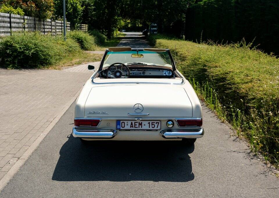 Image 6/8 of Mercedes-Benz 230 SL (1966)