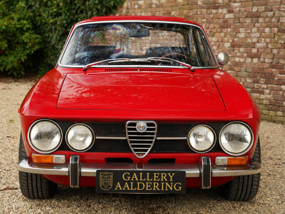 Immagine 5/50 di Alfa Romeo 1750 GT Veloce (1971)