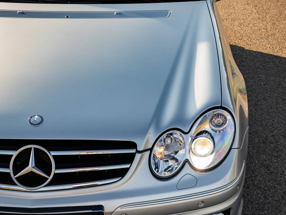 Image 44/50 of Mercedes-Benz CLK 63 AMG (2007)