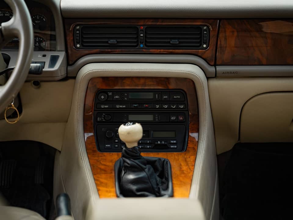 Imagen 43/50 de Jaguar XJ6 3.2 (1995)