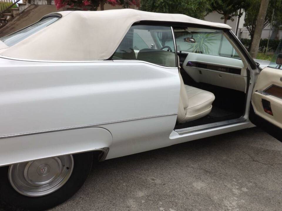 Immagine 23/50 di Cadillac DeVille Convertible (1969)