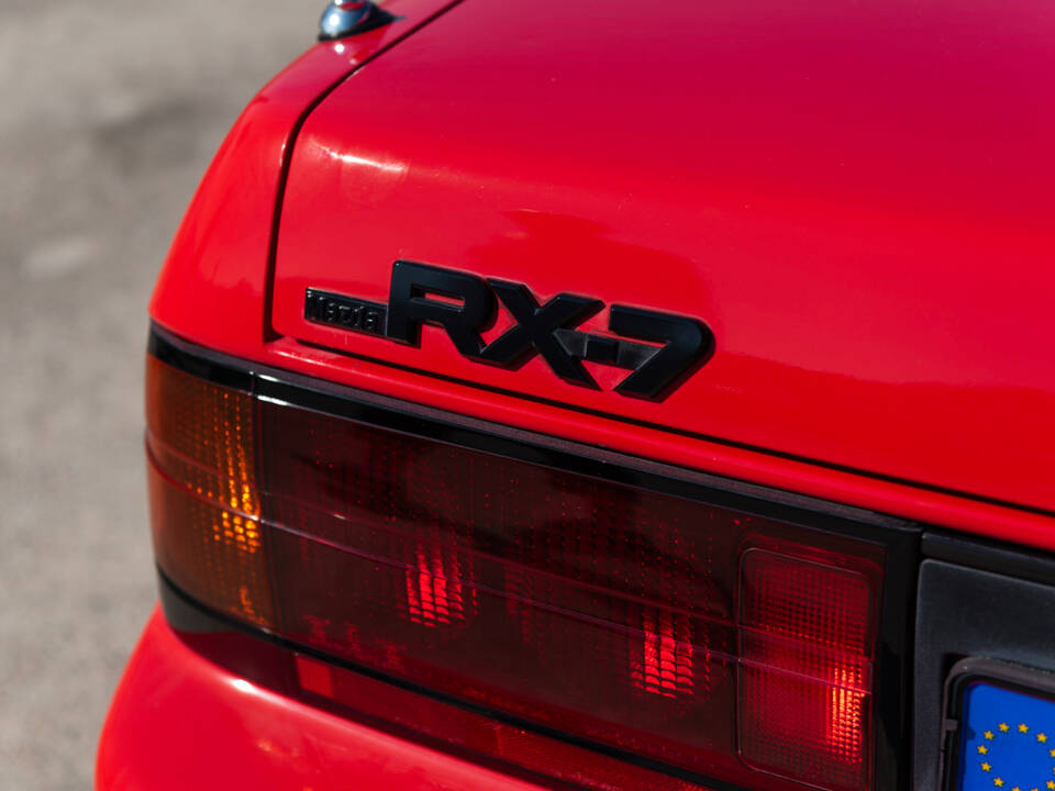 Image 75/100 de Mazda RX-7 Turbo (1989)