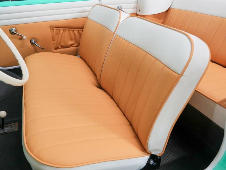 Image 3/42 de Amphicar 770 (1964)