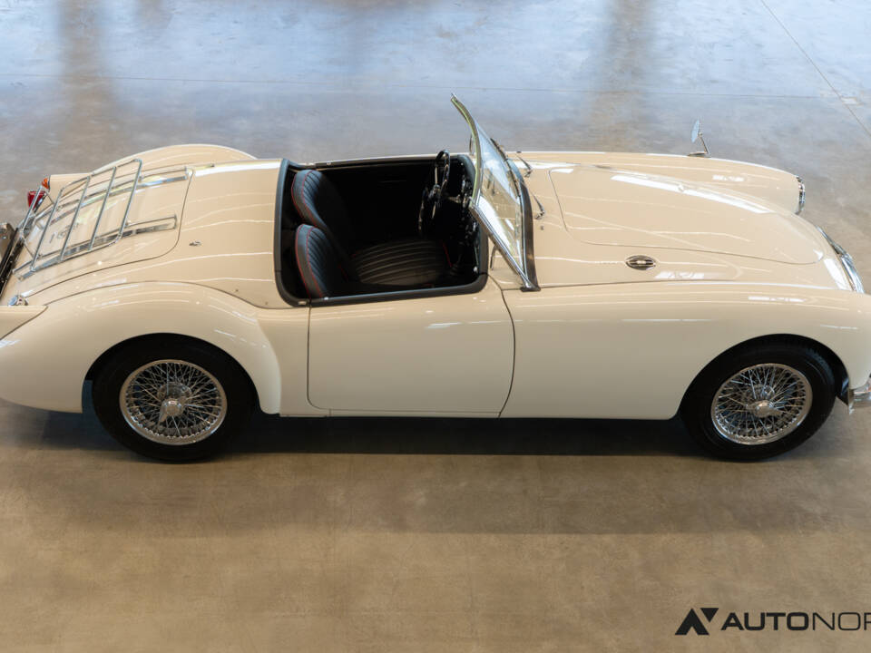 Image 33/65 of MG MGA 1600 (1960)