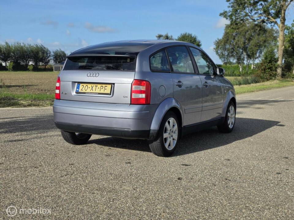 Bild 10/25 von Audi A2 1.4 (2004)