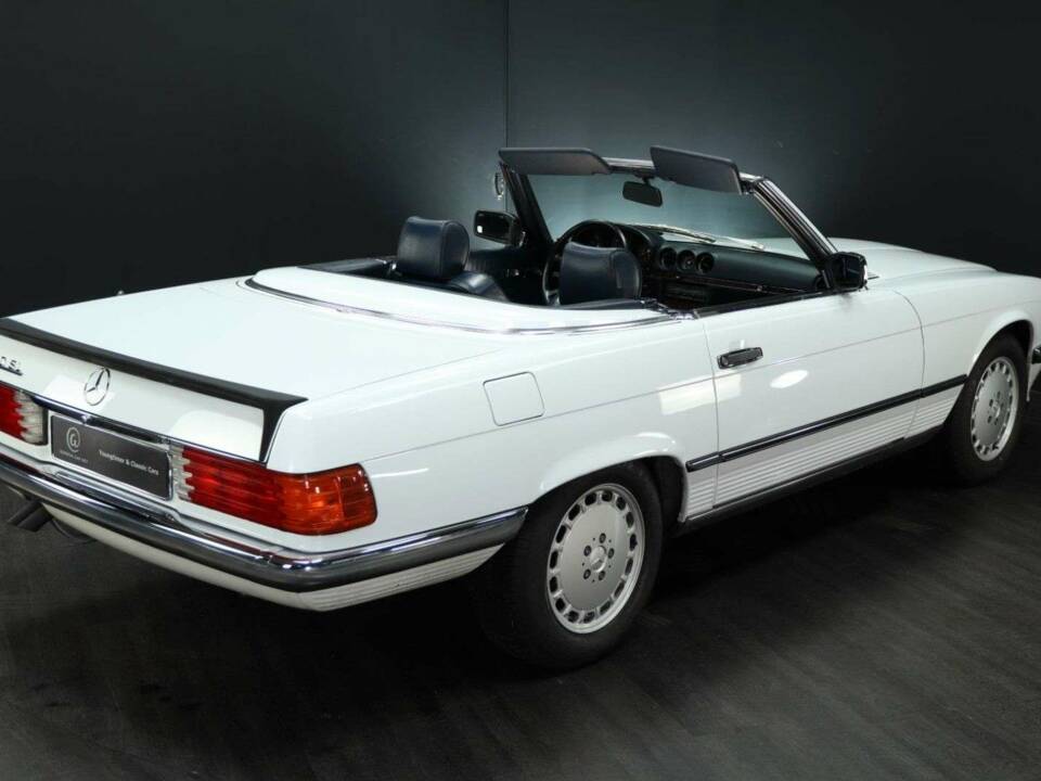 Afbeelding 25/30 van Mercedes-Benz 500 SL (1985)