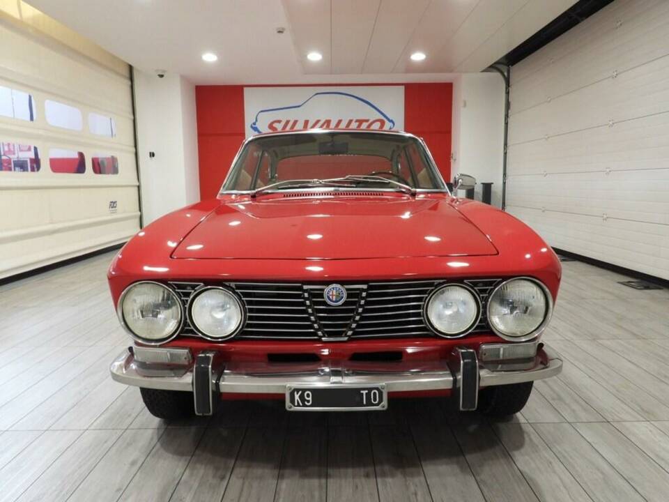 Image 2/14 of Alfa Romeo 2000 GT Veloce (1974)