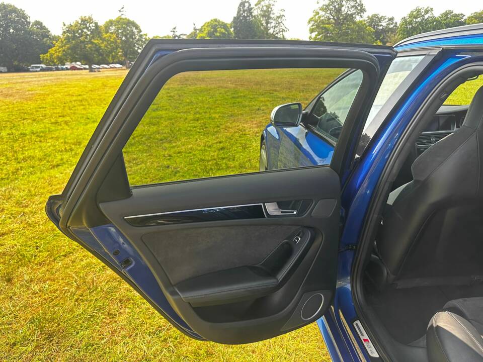 Imagen 23/40 de Audi RS4 Avant (2014)