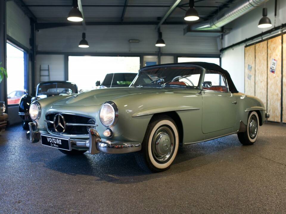 Image 2/28 of Mercedes-Benz 190 SL (1960)