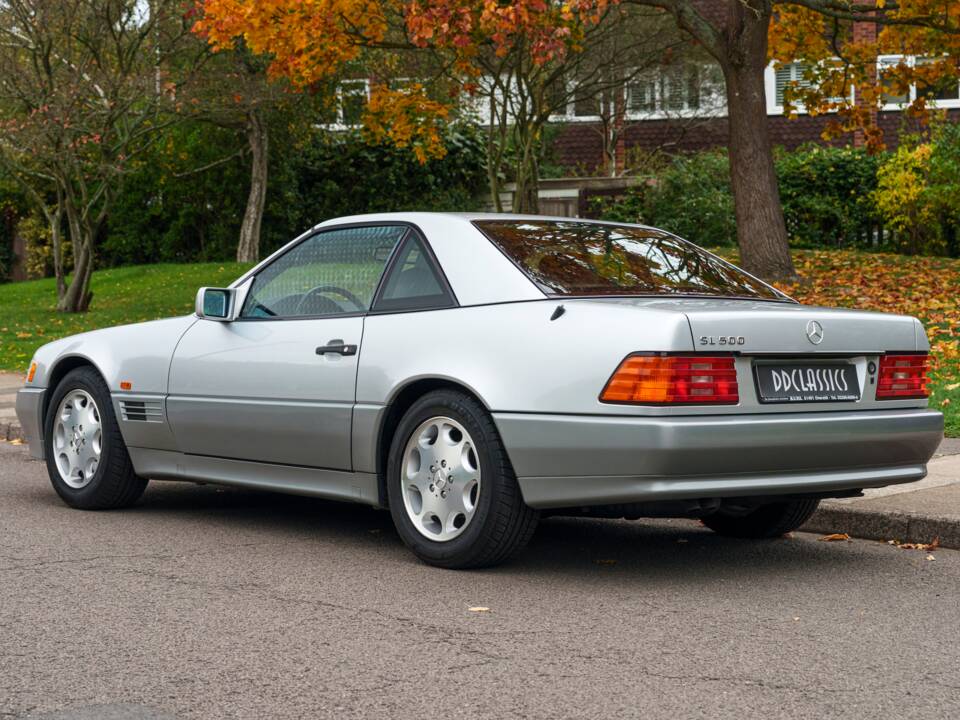 Immagine 4/22 di Mercedes-Benz SL 500 (1995)
