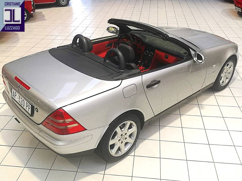 Image 8/59 of Mercedes-Benz SLK 200 Kompressor (1997)