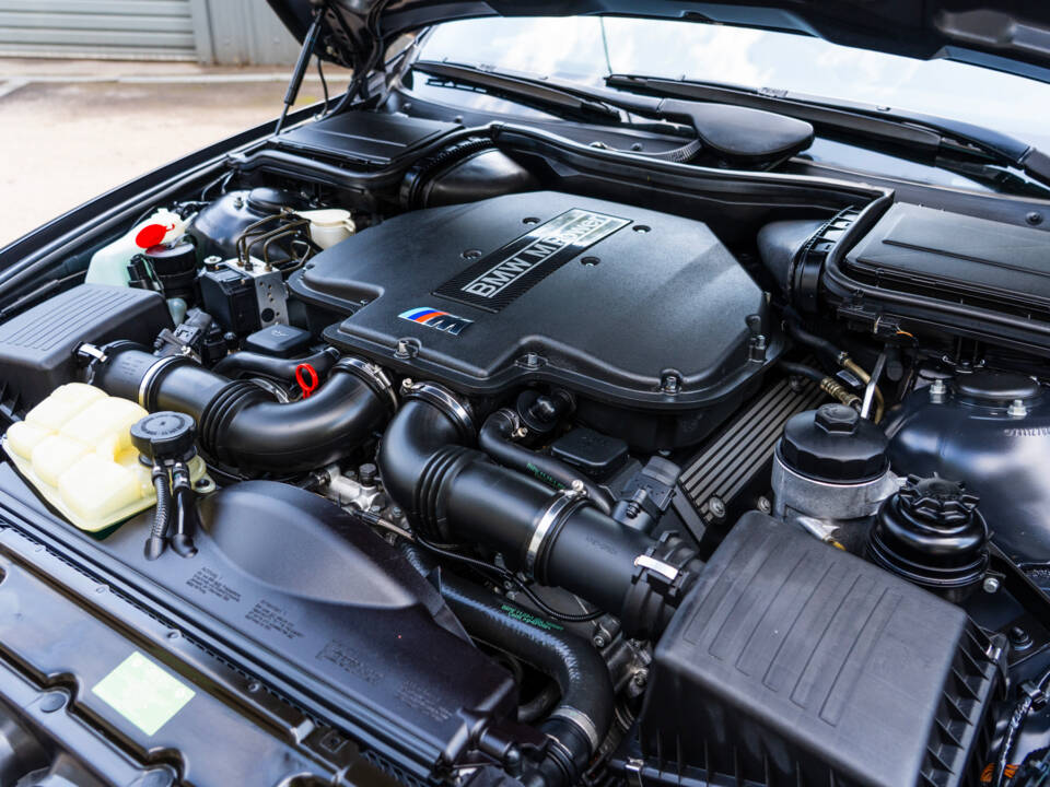 Image 19/56 of BMW M5 (2000)