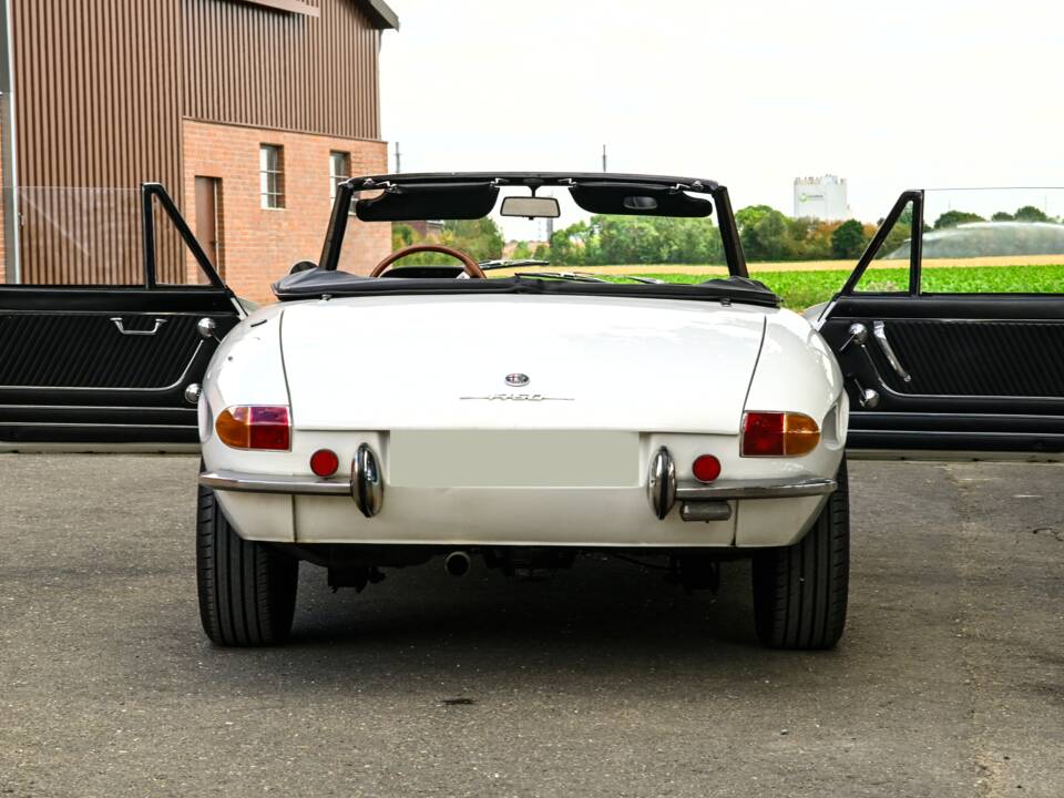 Image 66/66 of Alfa Romeo 1750 Spider Veloce (1968)