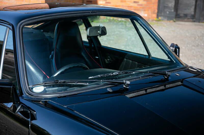 Immagine 23/41 di Porsche 911 Carrera 3.2 (1988)