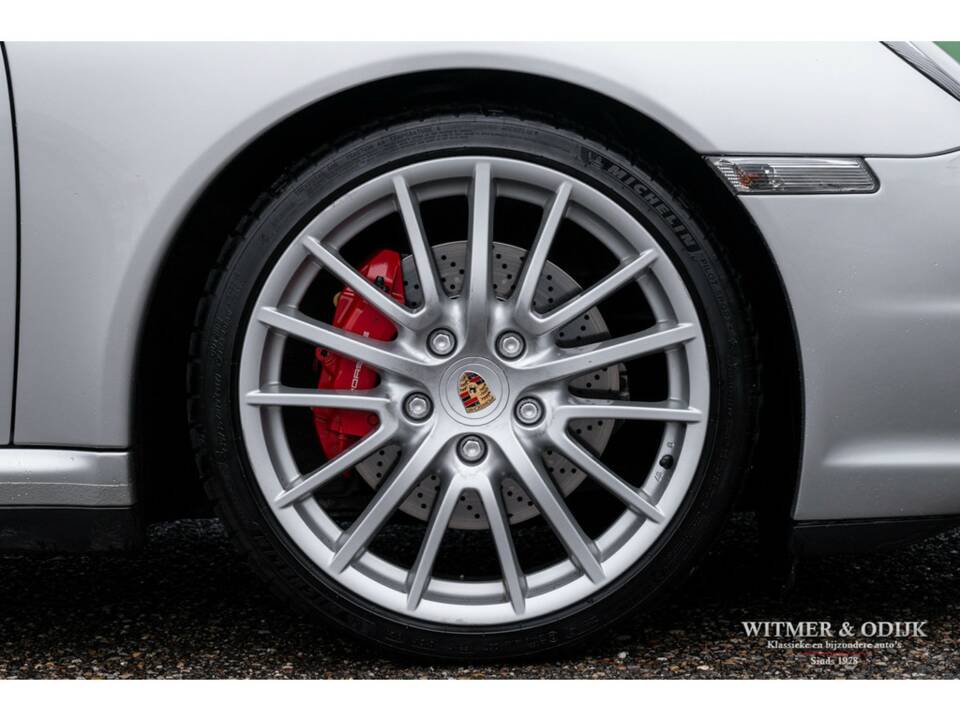 Bild 18/31 von Porsche 911 Carrera 4S (2006)