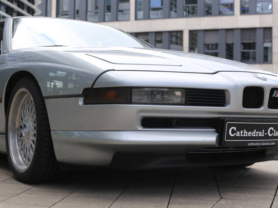 Afbeelding 30/33 van BMW 840i (1994)