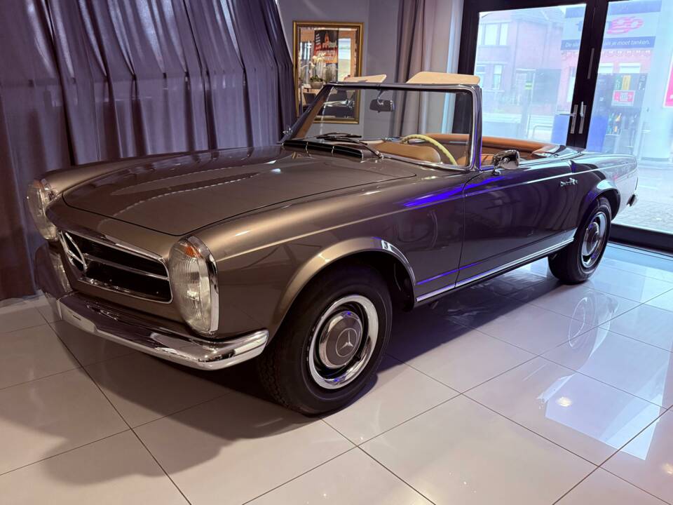 Image 7/36 of Mercedes-Benz 230 SL (1966)