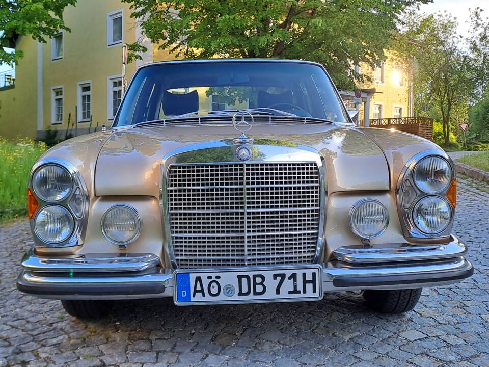 Image 4/73 of Mercedes-Benz 280 SE (1971)