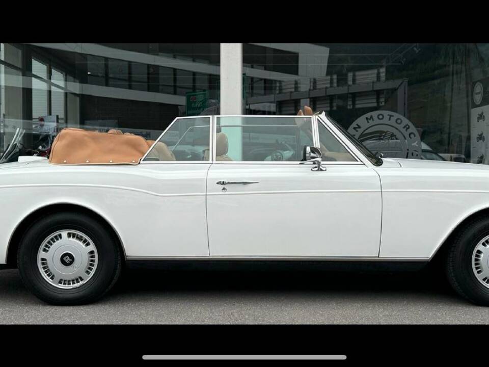 Image 2/21 of Rolls-Royce Corniche S (1995)