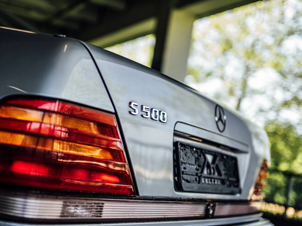 Image 37/57 de Mercedes-Benz 500 SE (1992)