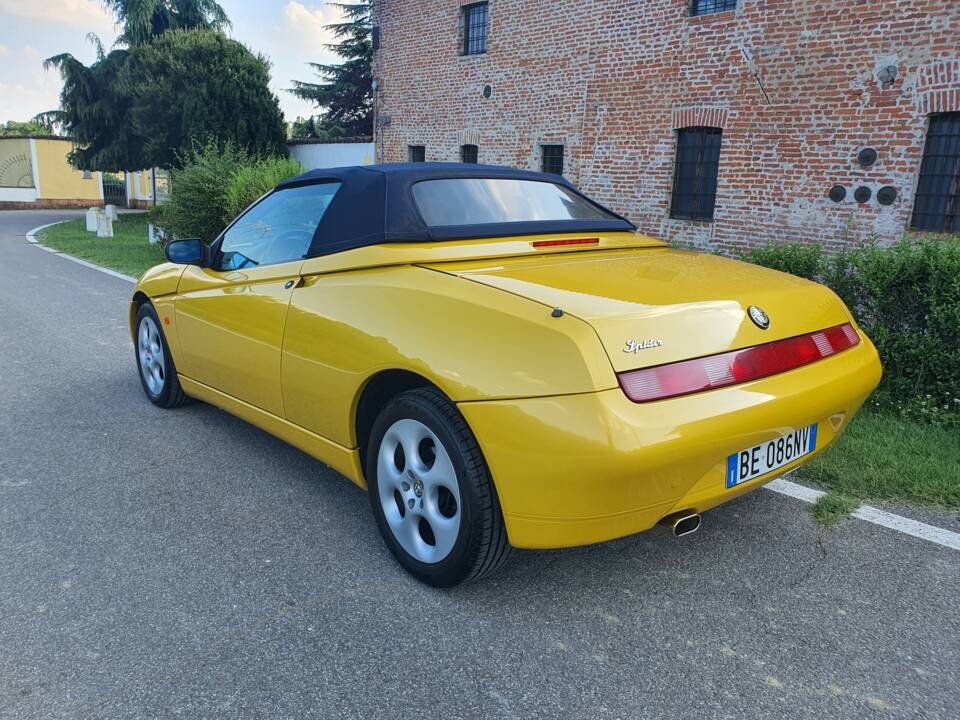 Imagen 2/18 de Alfa Romeo Spider 2.0 Twin Spark (1999)