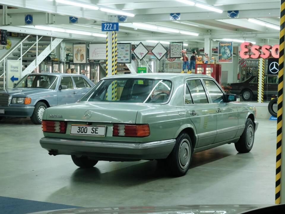 Bild 48/50 von Mercedes-Benz 300 SE (1986)
