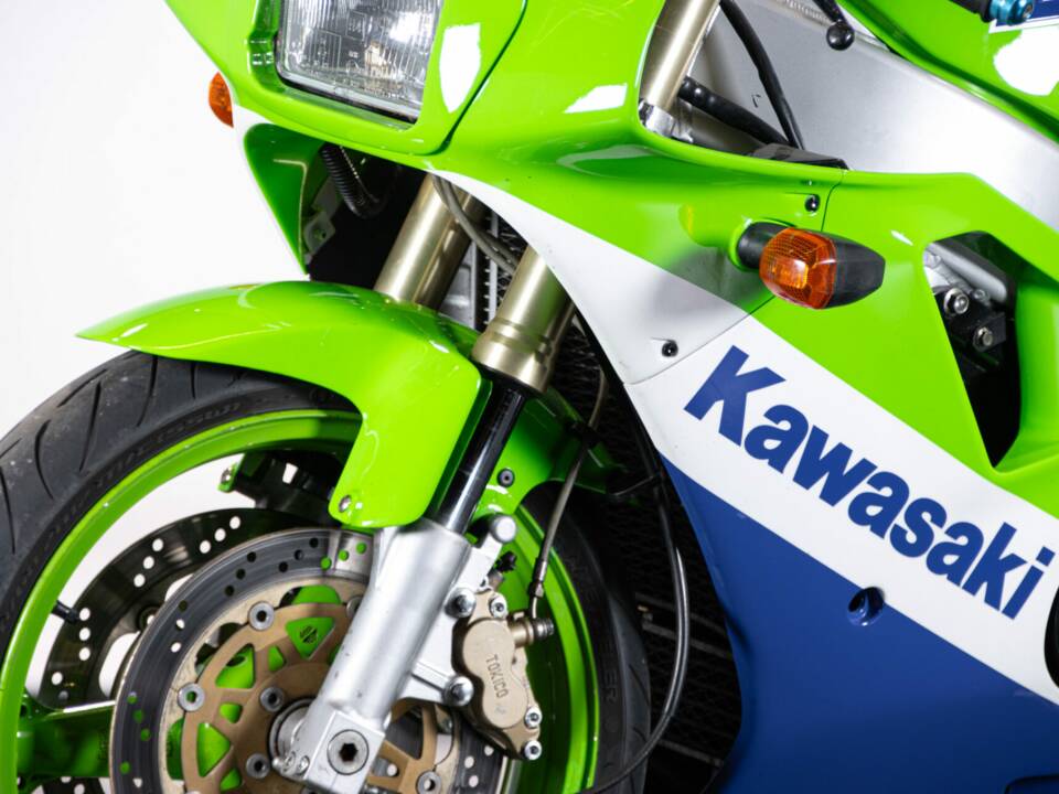 Image 38/50 of Kawasaki ZX-R 400 (1990)