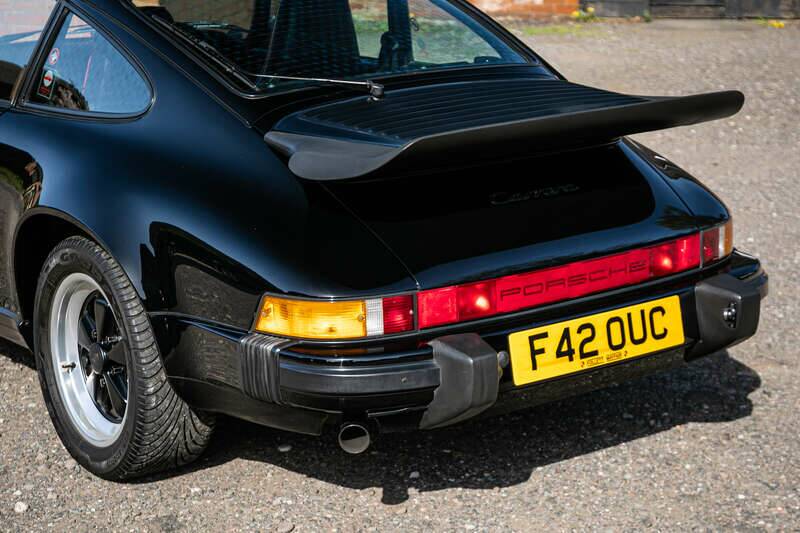 Immagine 9/41 di Porsche 911 Carrera 3.2 (1988)