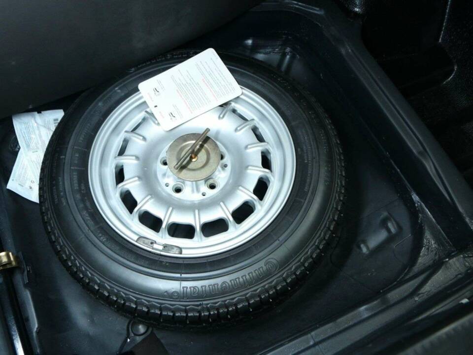 Bild 39/50 von Mercedes-Benz 300 D (1981)