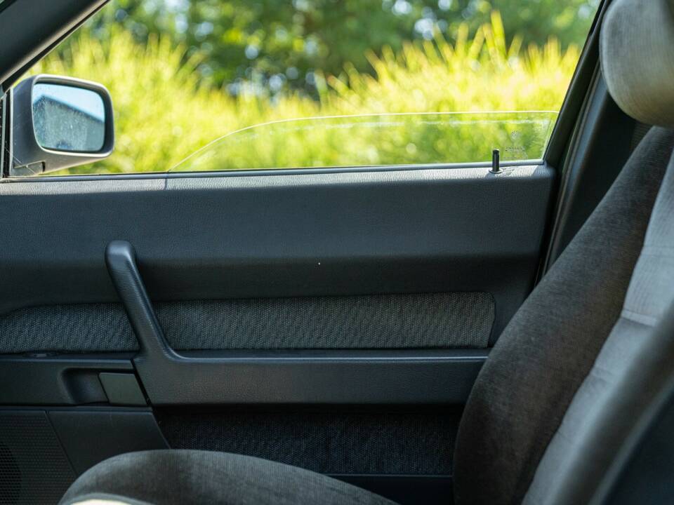 Image 48/50 de Alfa Romeo 164 2.0i V6 Turbo (1992)