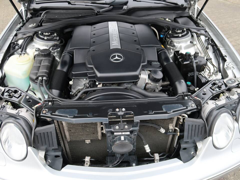 Image 12/14 of Mercedes-Benz CL 500 (2003)