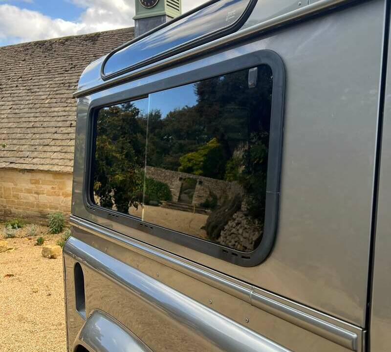 Image 28/50 of Land Rover Defender 90 (2011)